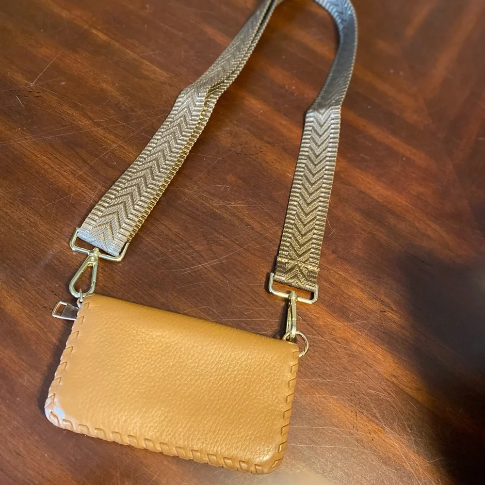Tory Burch compact tory